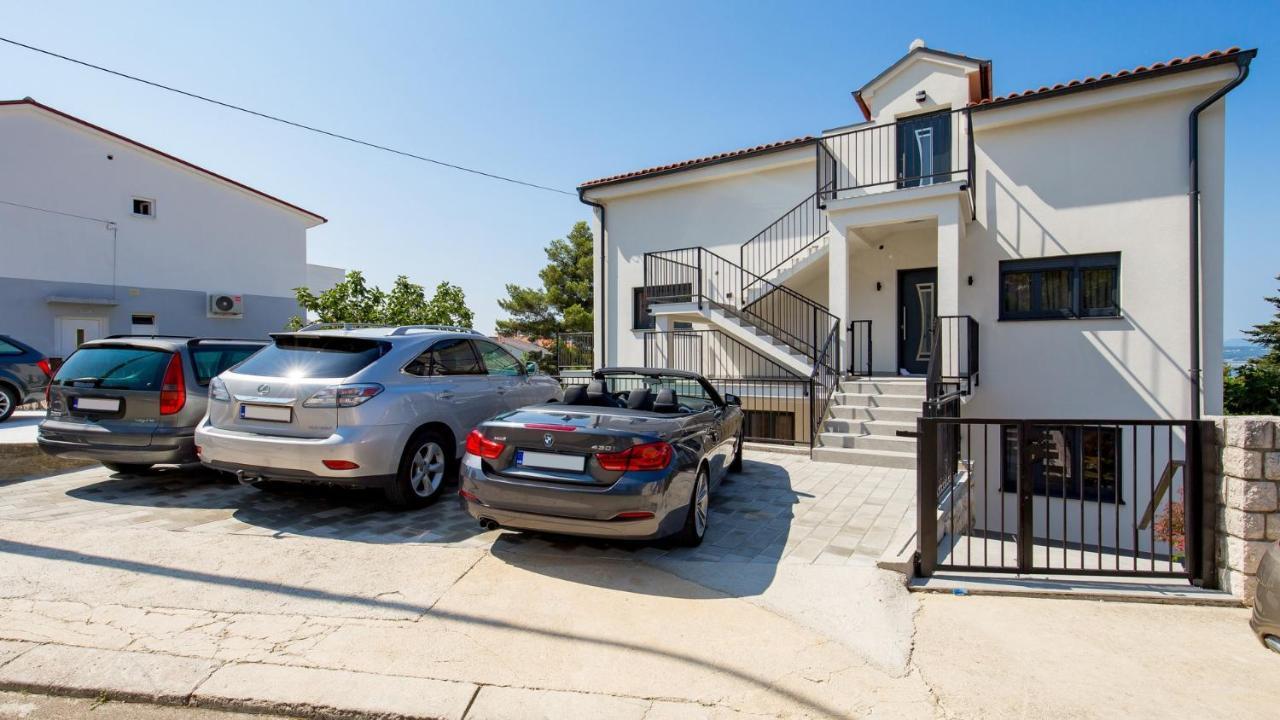 Apartments Villa Frankola With Swimming Pool Crikvenica Esterno foto