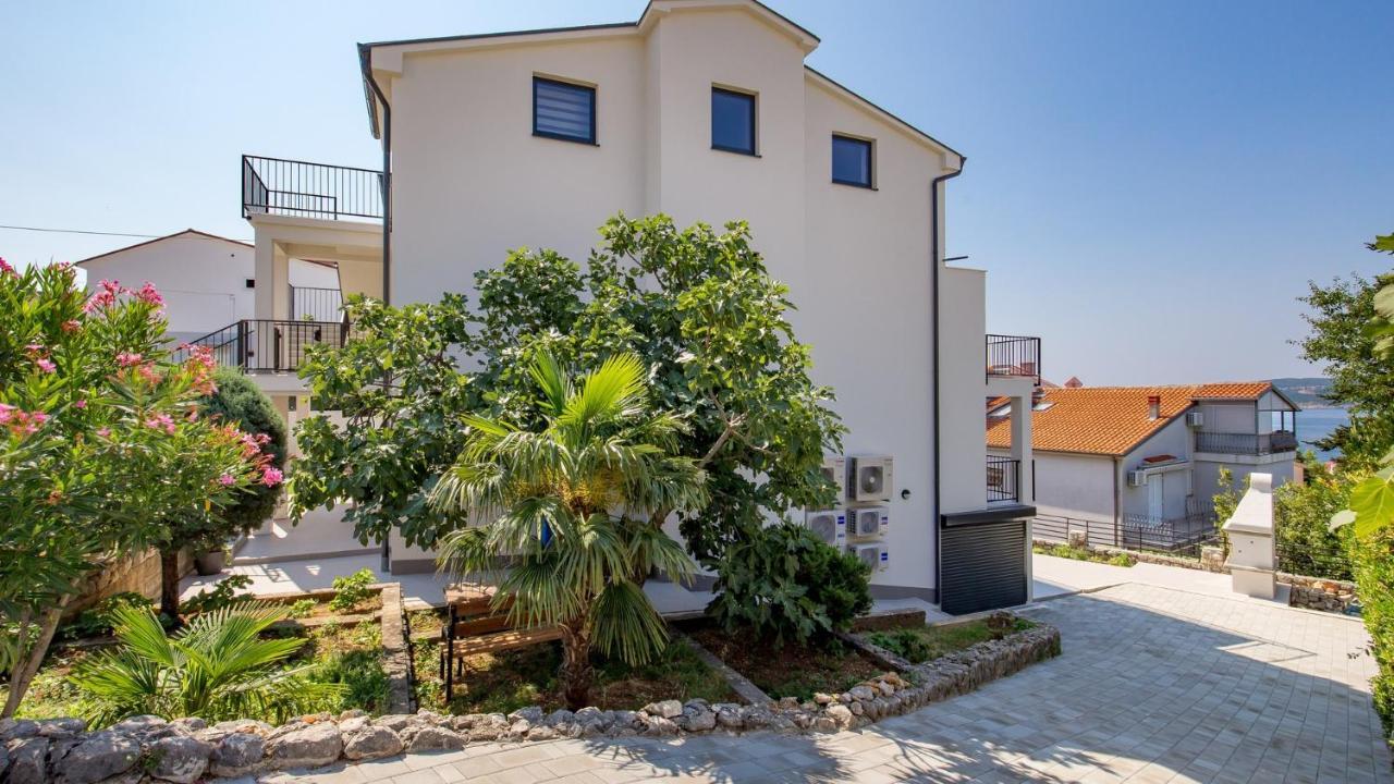 Apartments Villa Frankola With Swimming Pool Crikvenica Esterno foto