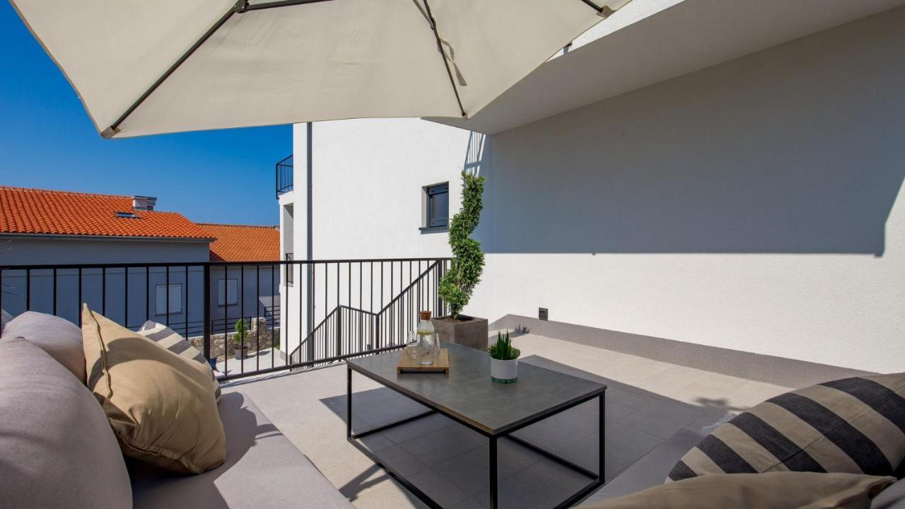 Apartments Villa Frankola With Swimming Pool Crikvenica Esterno foto
